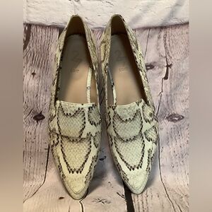 27 edit Women’s animal print‎ slip on leather flat pointe toe loafers size 7.5 m